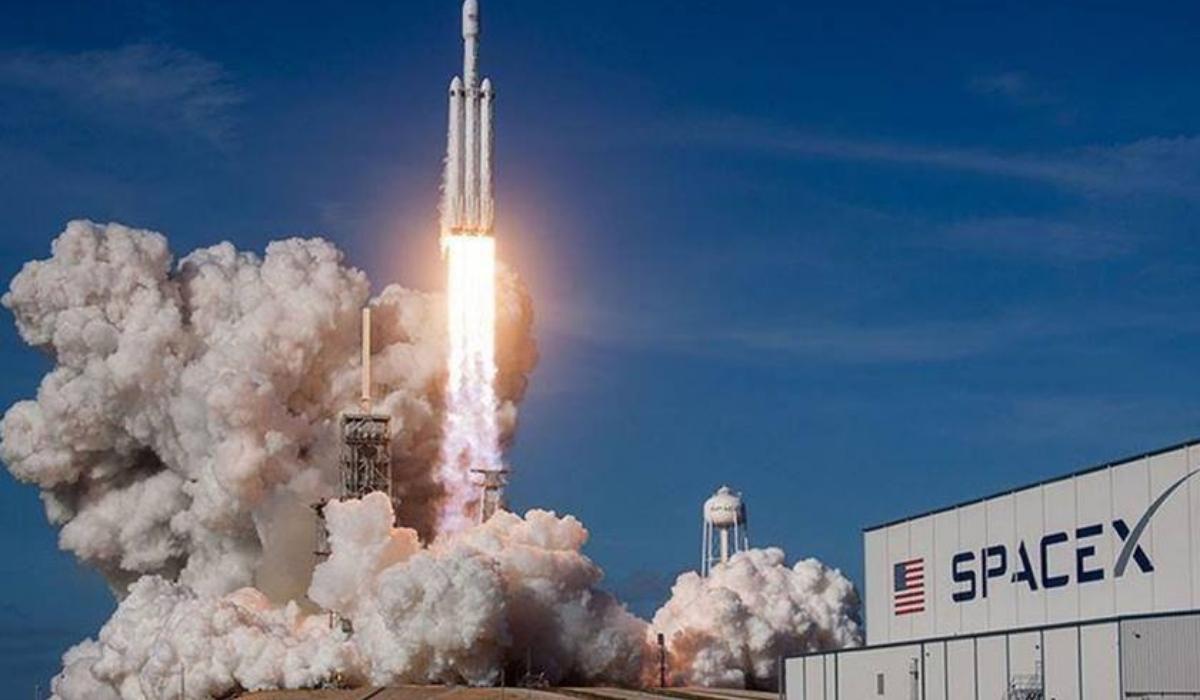 SpaceX Launches 35 New Satellites